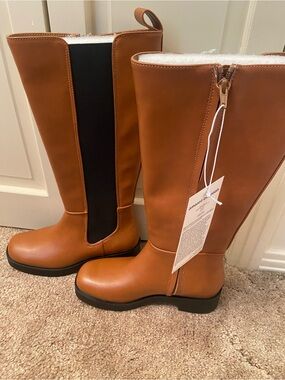 Amazon Essentials Tall Tan Pull-On Chelsea Boots with Side Zip